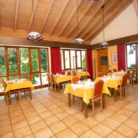 בית הארחה Am Wald 3*