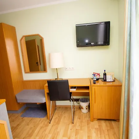 Am Wald Guest house Ottobrunn